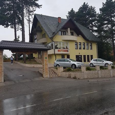 Restoran&Motel And Apartmants Lovacka Prica Tesanj Extérieur photo