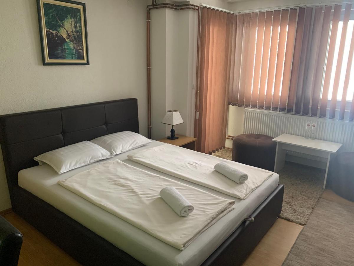 Restoran&Motel And Apartmants Lovacka Prica Tesanj Extérieur photo
