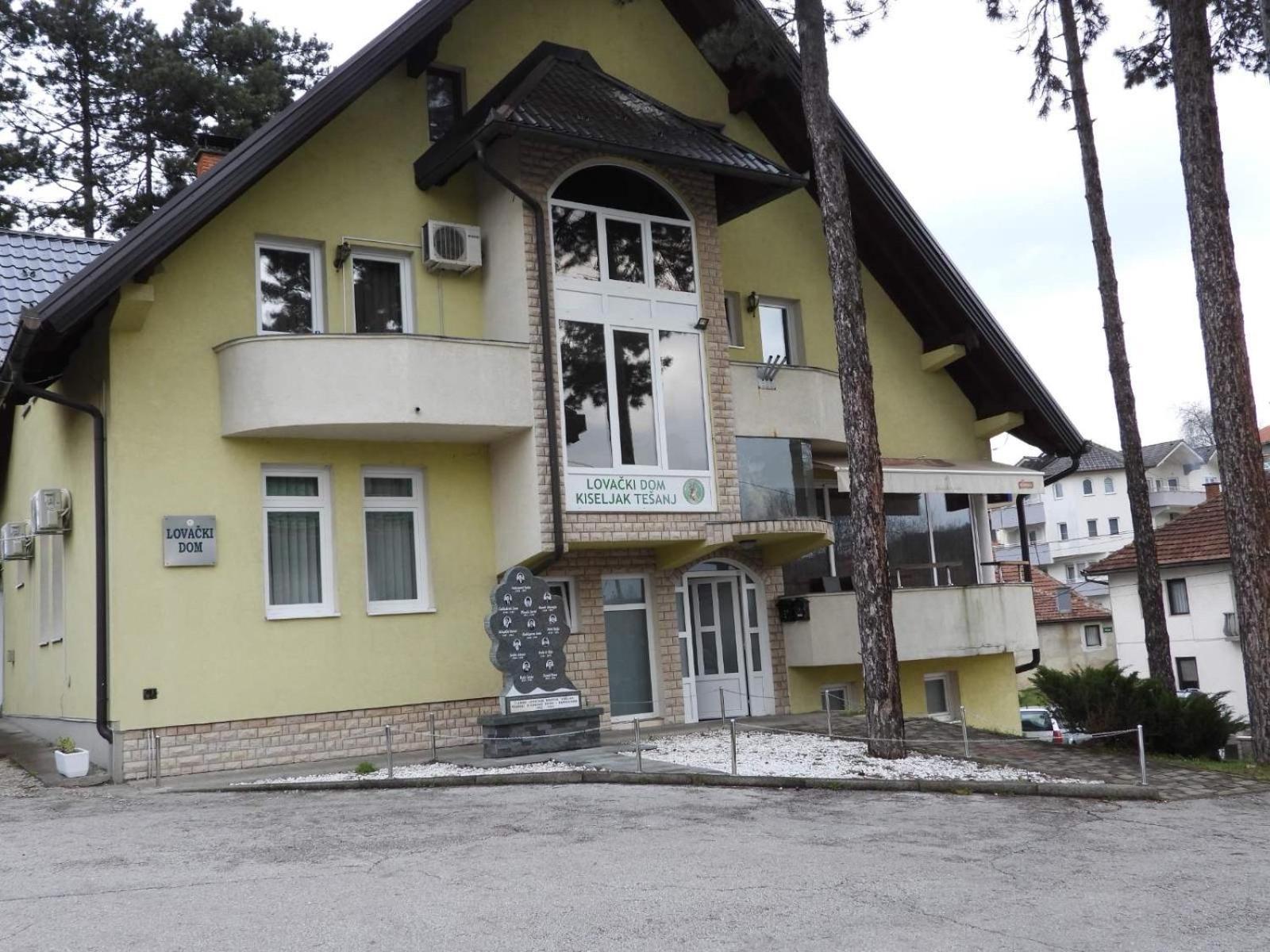 Restoran&Motel And Apartmants Lovacka Prica Tesanj Extérieur photo