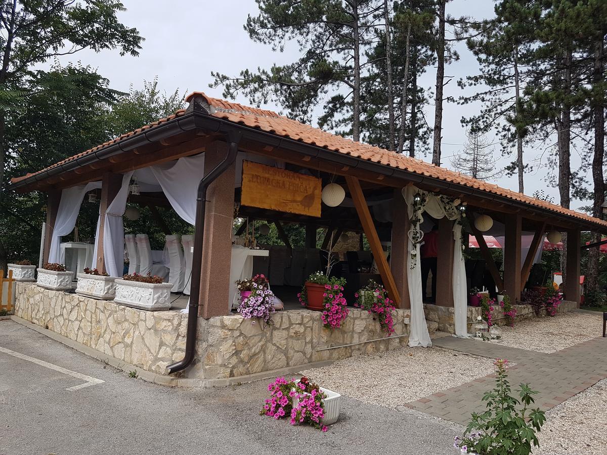 Restoran&Motel And Apartmants Lovacka Prica Tesanj Extérieur photo