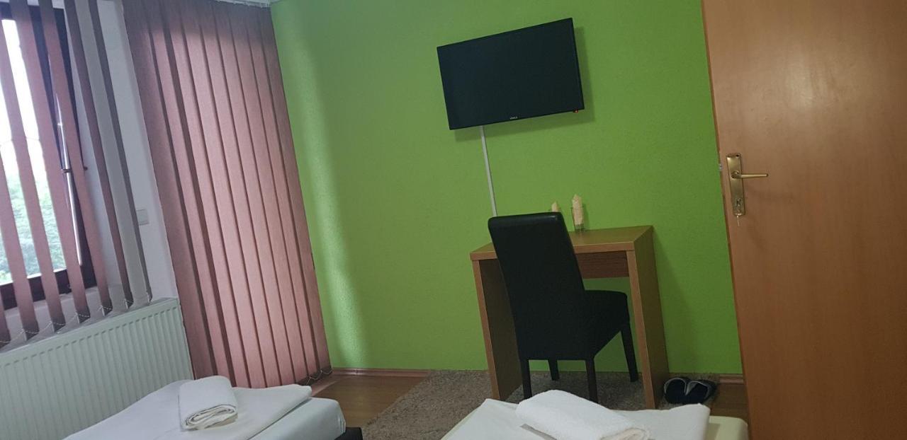 Restoran&Motel And Apartmants Lovacka Prica Tesanj Extérieur photo