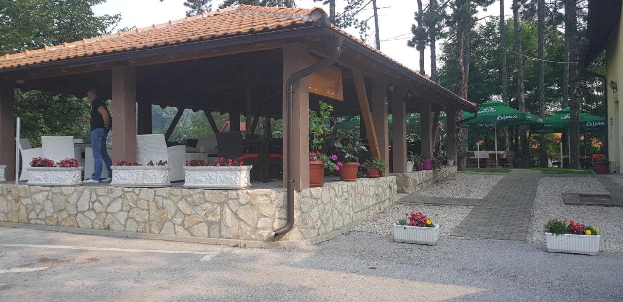 Restoran&Motel And Apartmants Lovacka Prica Tesanj Extérieur photo