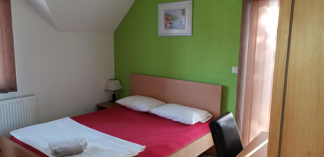 Restoran&Motel And Apartmants Lovacka Prica Tesanj Extérieur photo